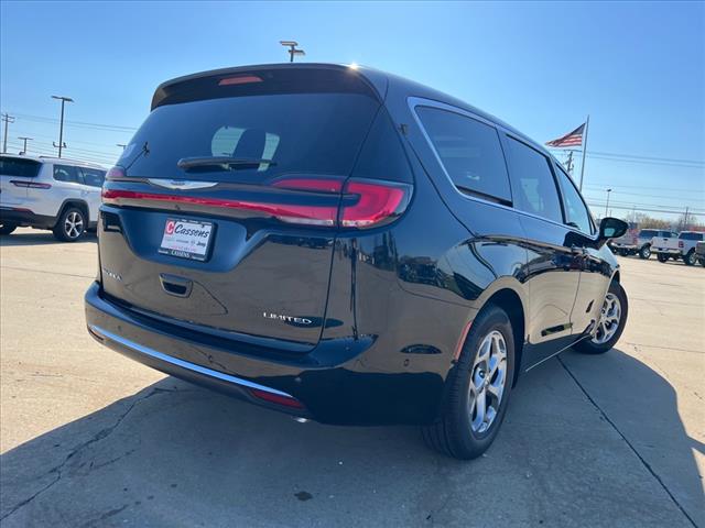 new 2024 Chrysler Pacifica car, priced at $50,609