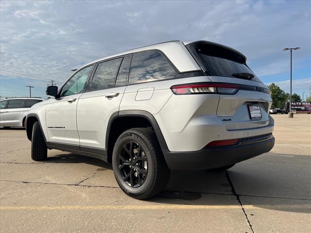 new 2025 Jeep Grand Cherokee car, priced at $45,599