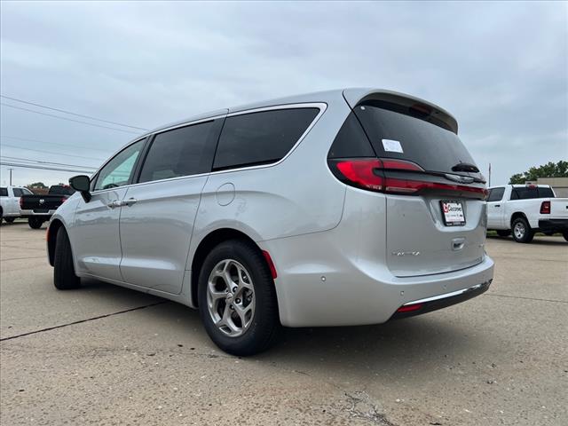 new 2024 Chrysler Pacifica car, priced at $41,977