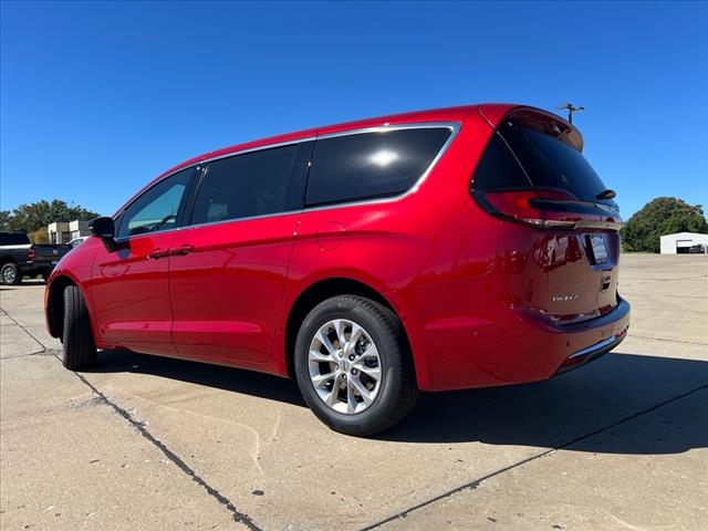 new 2025 Chrysler Pacifica car, priced at $48,915