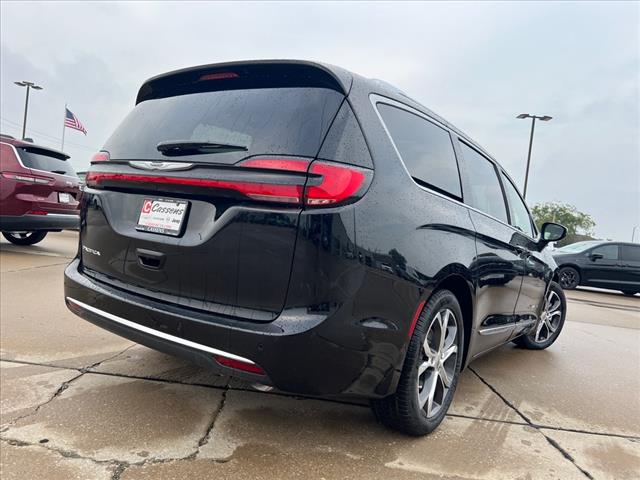 new 2024 Chrysler Pacifica car, priced at $45,778