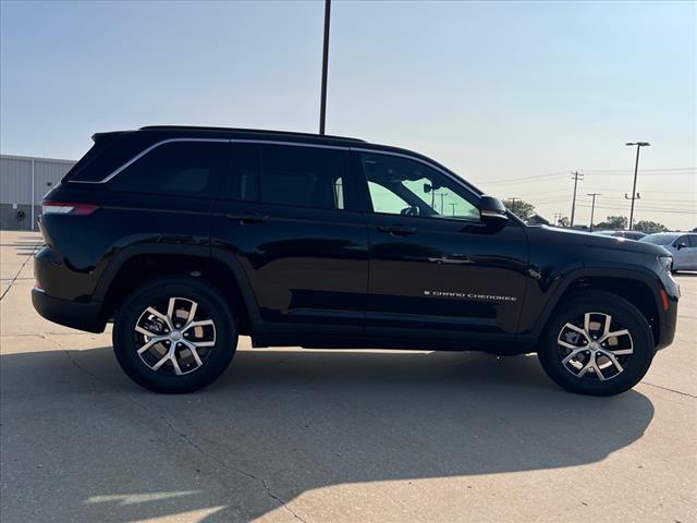 new 2024 Jeep Grand Cherokee car, priced at $49,595