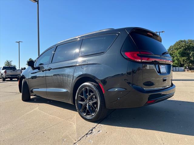 used 2023 Chrysler Pacifica car, priced at $43,890