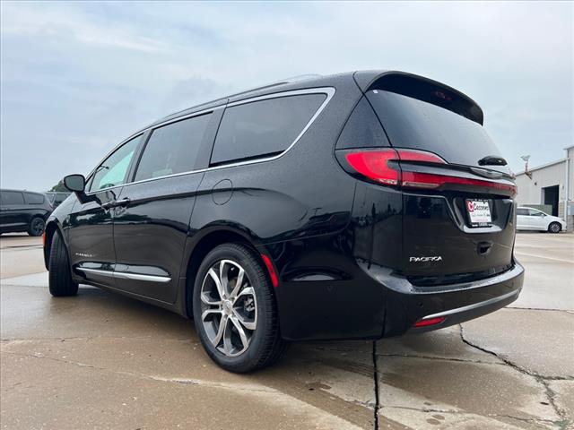 new 2024 Chrysler Pacifica car, priced at $45,778